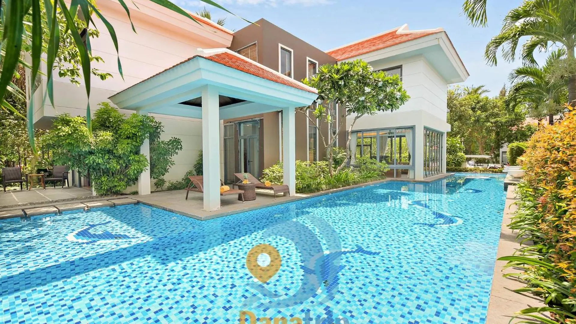 Memories Holiday Beach Villa Da Nang