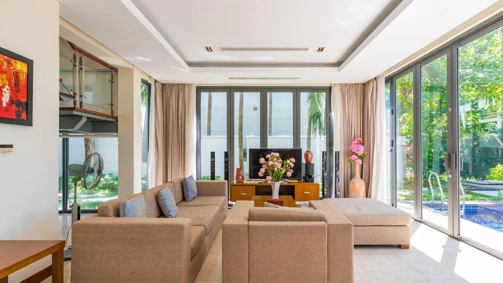 Memories Holiday Beach Villa Da Nang