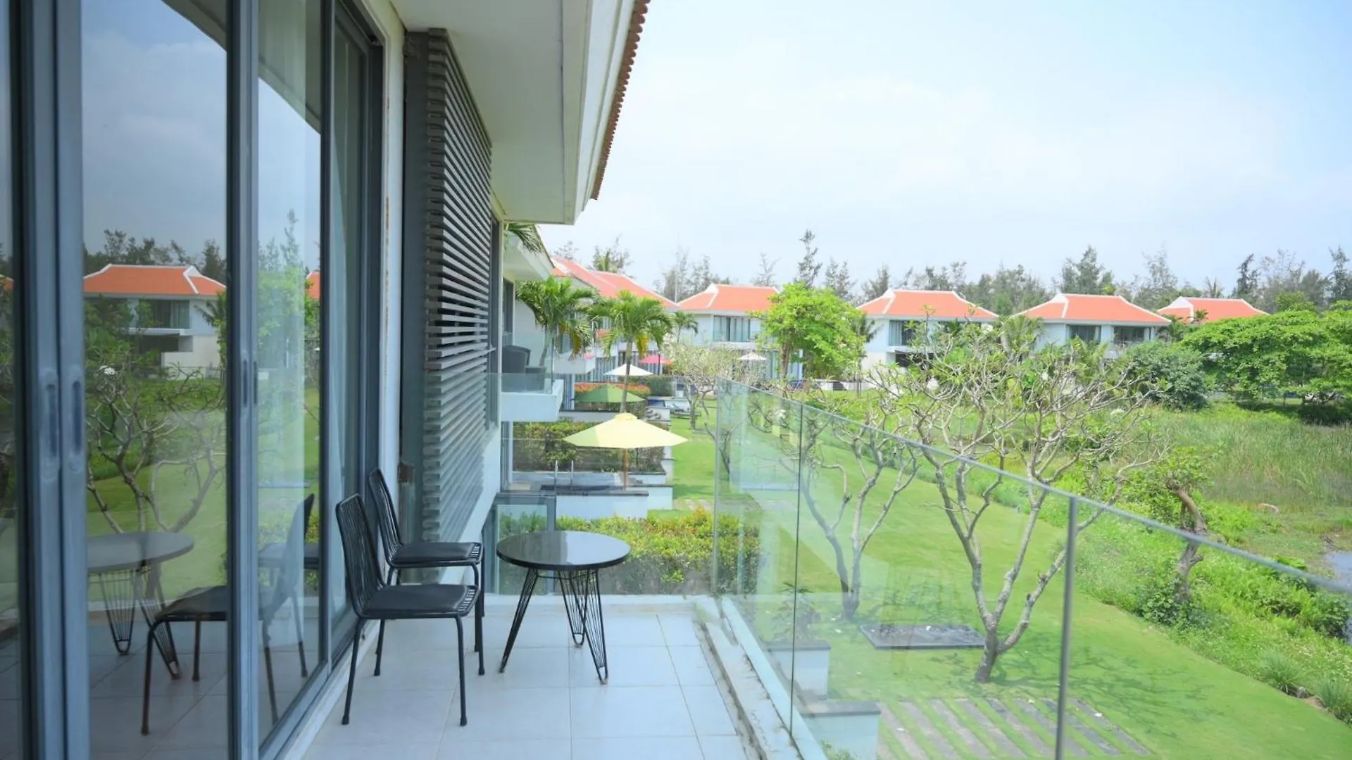 Memories Holiday Beach Villa Da Nang