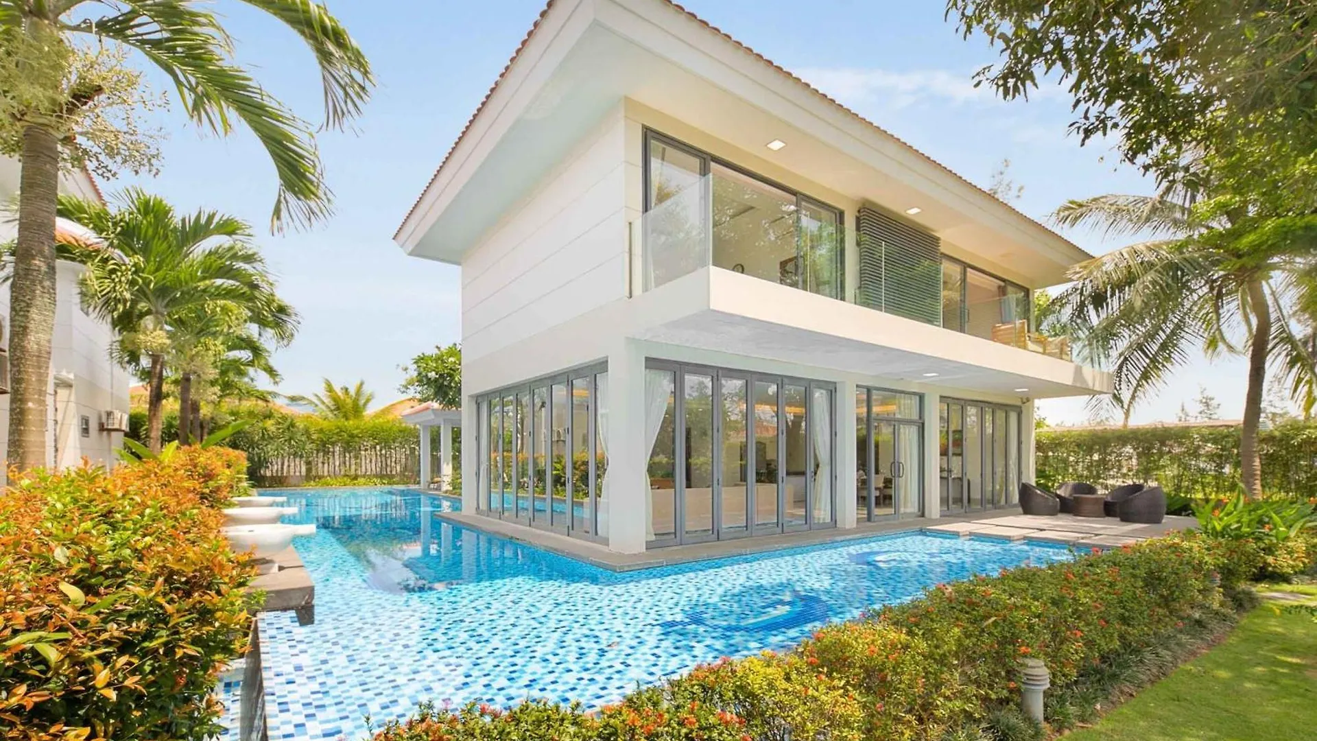 Memories Holiday Beach Villa Da Nang
