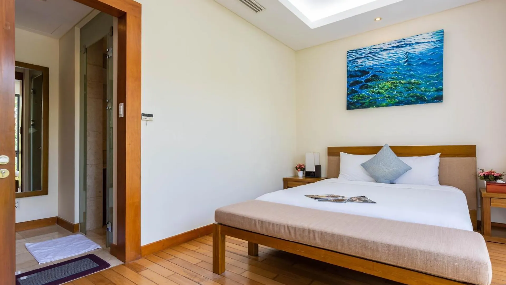 Memories Holiday Beach Villa Da Nang 5*,