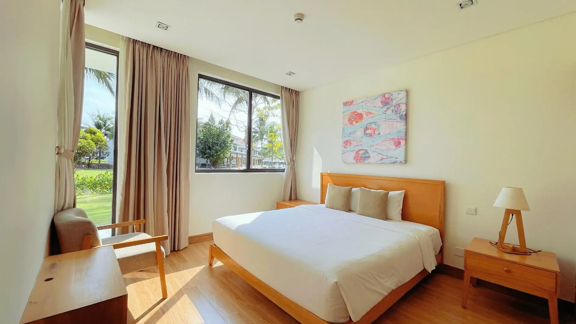 Memories Holiday Beach Villa Da Nang Resort