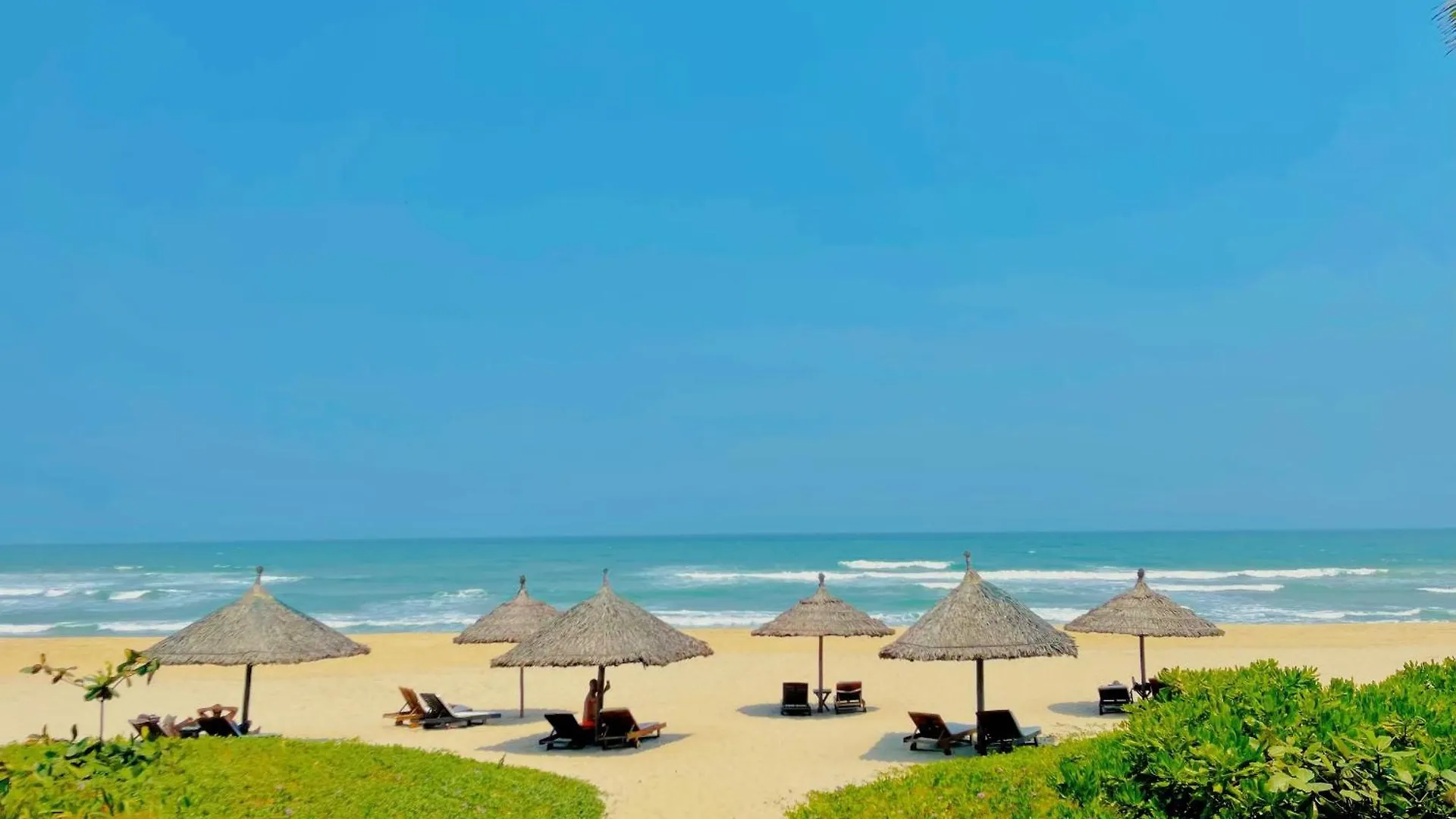 Memories Holiday Beach Villa Da Nang Resort