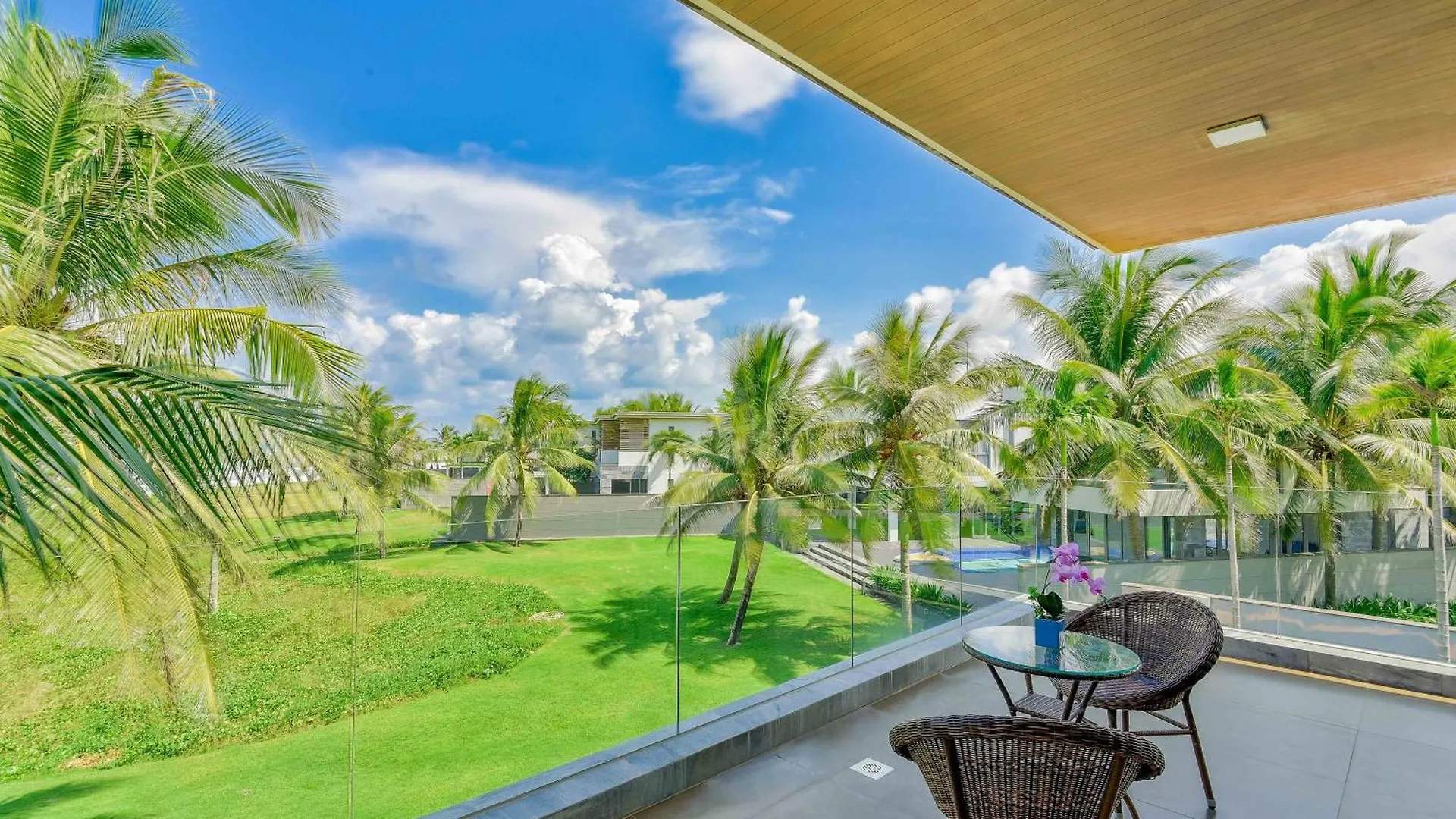 Memories Holiday Beach Villa Da Nang Resort