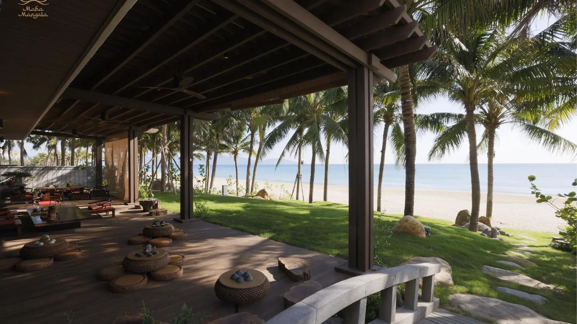 Memories Holiday Beach Villa Da Nang 5*,