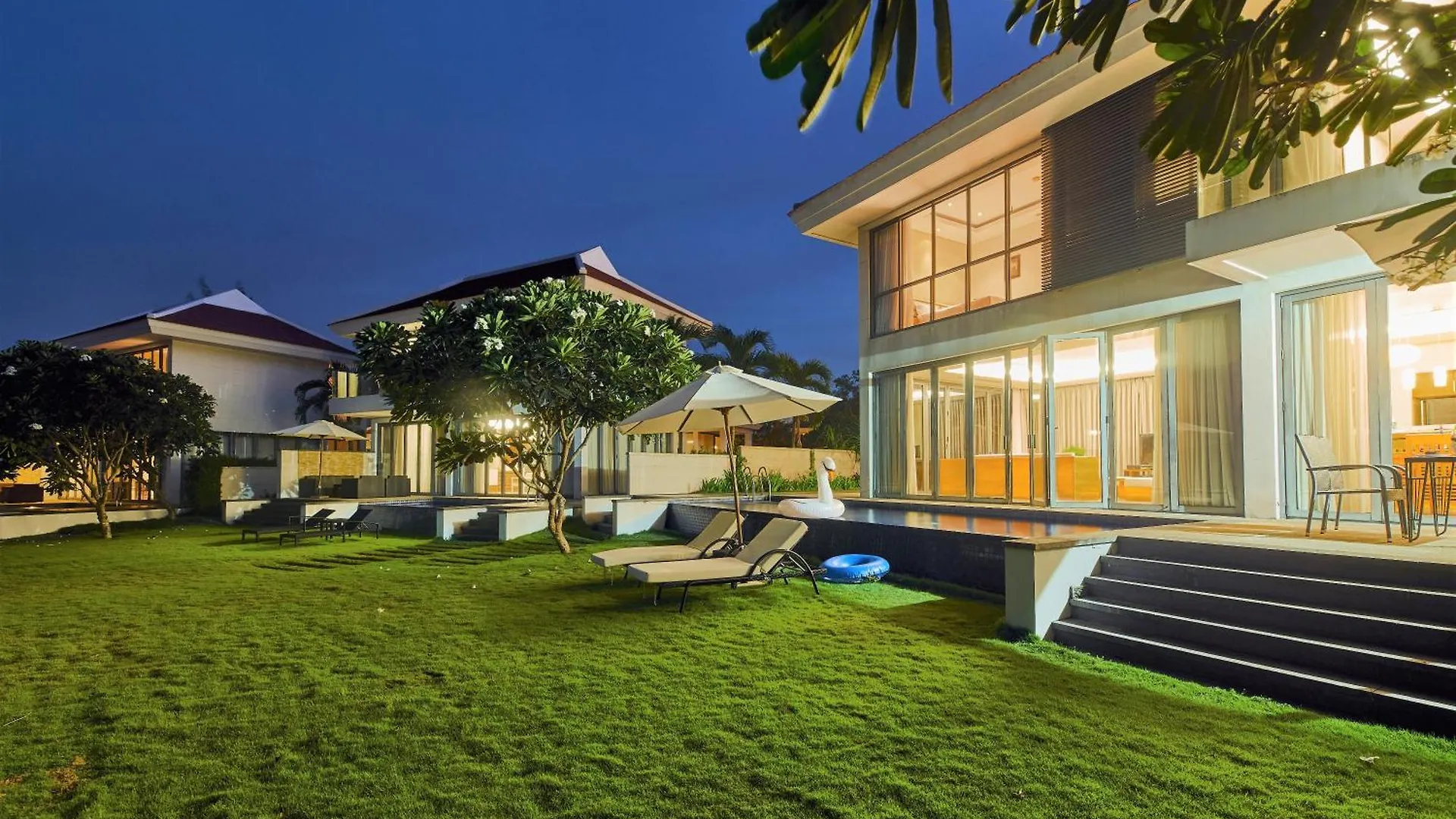 Memories Holiday Beach Villa Da Nang Resort