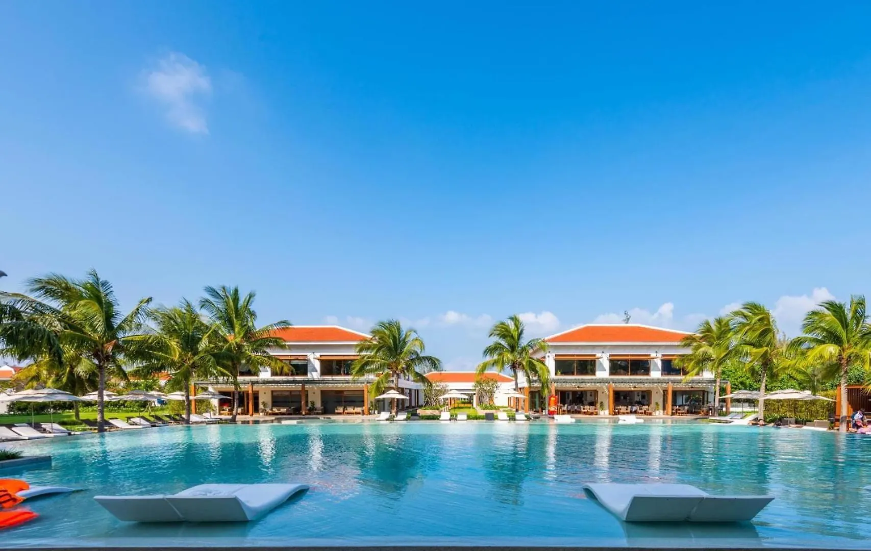 Memories Holiday Beach Villa Da Nang Resort