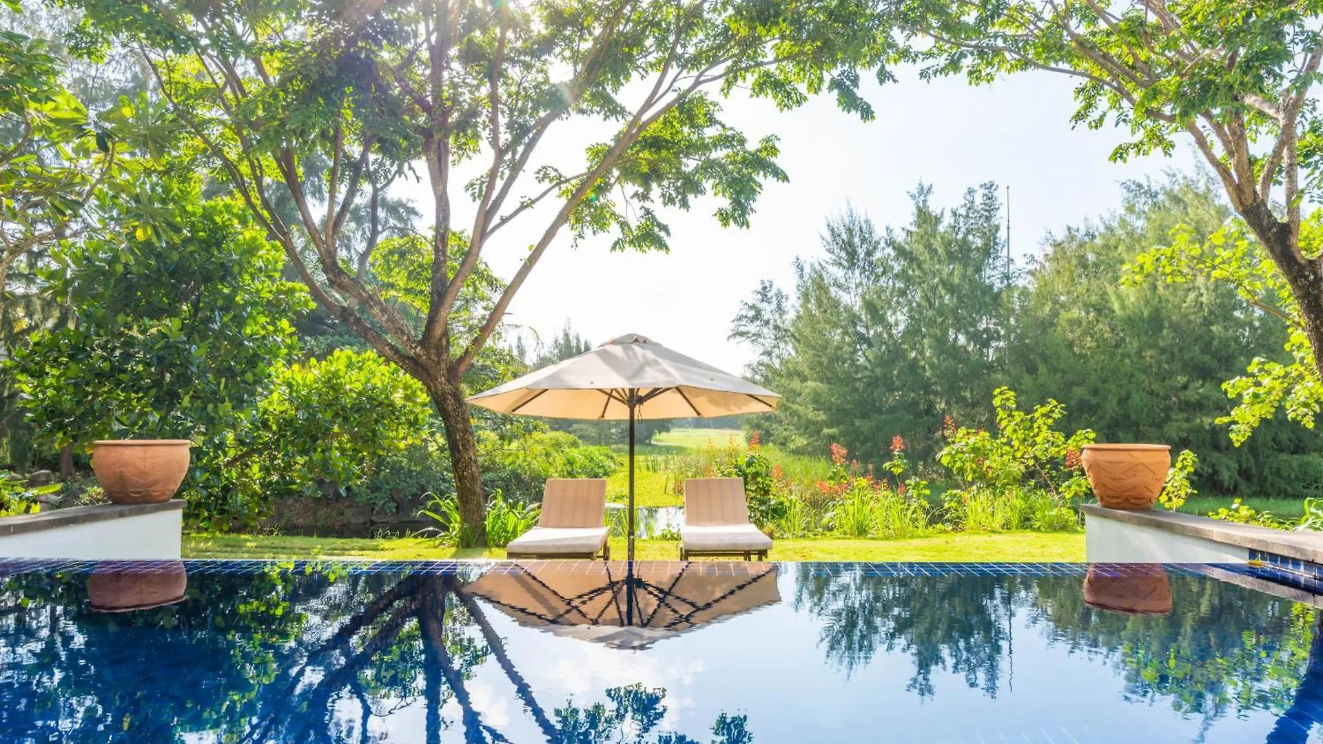 Memories Holiday Beach Villa Da Nang Resort